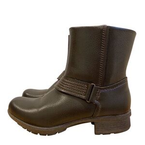 Clarks Collection Soft cushion Brown  Ankle Boots With Side Zipper size 5 harnes